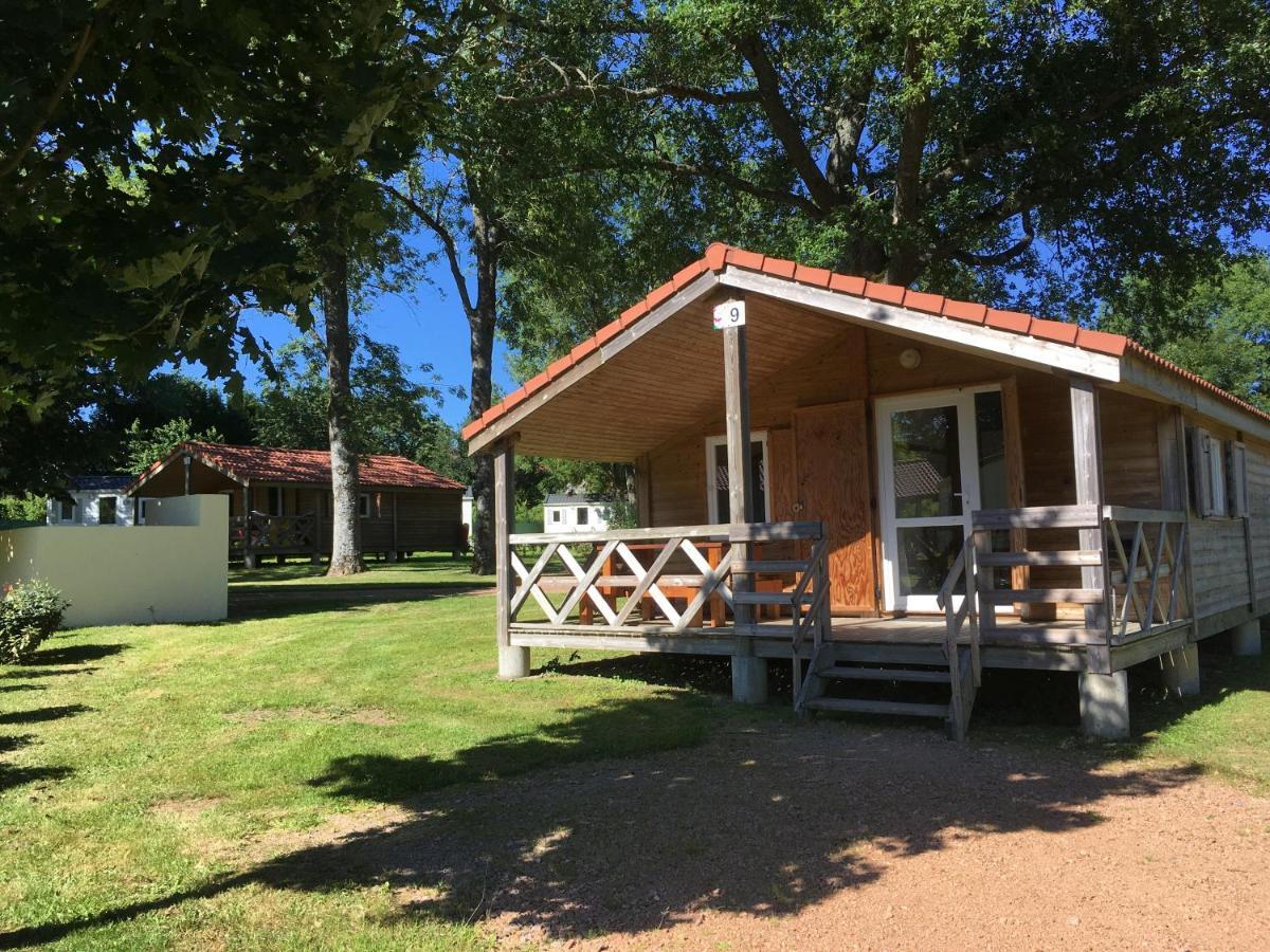 Camping Des Papillons Lalizolle Eksteriør bilde
